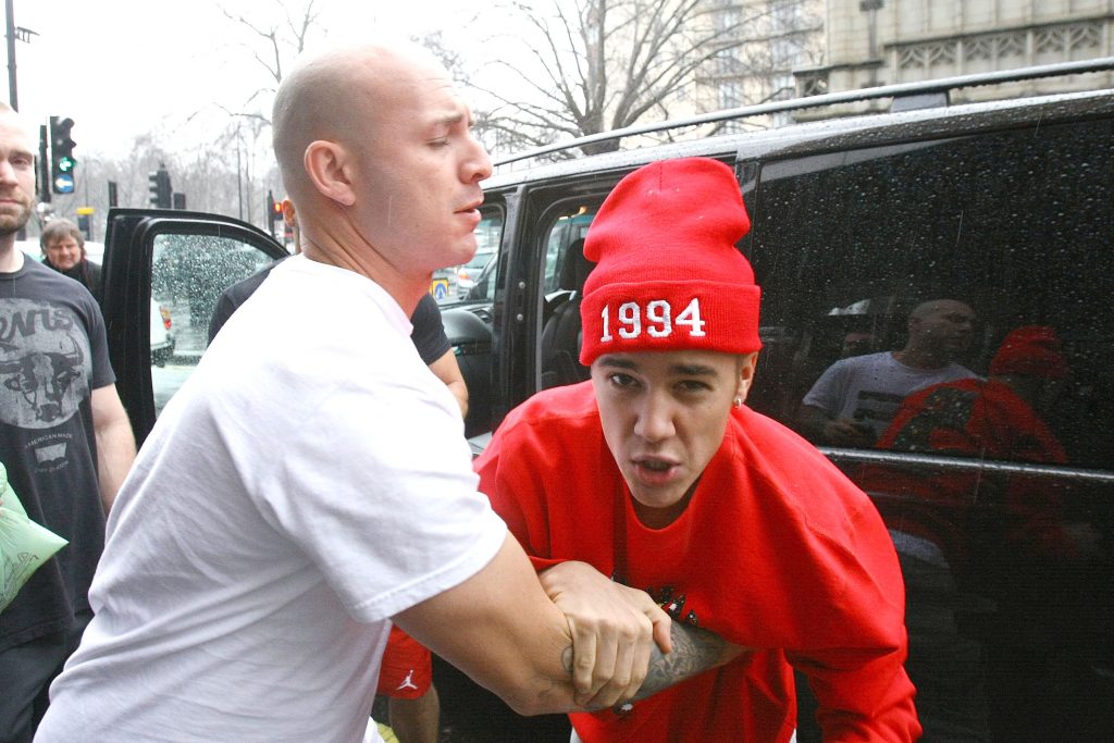 Justin Bieber Says ‘F*ck You’ To Paparazzi