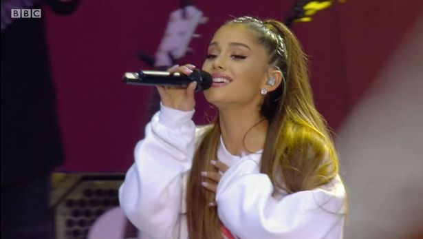 Fans obsess over Ariana Grande’s “Wicked” Performance