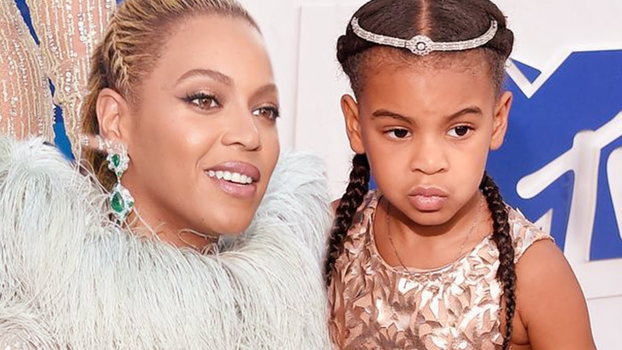 Beyonce's Daughter Blue Ivy's Hair Pulled by Fan During Concert Video - wide 2