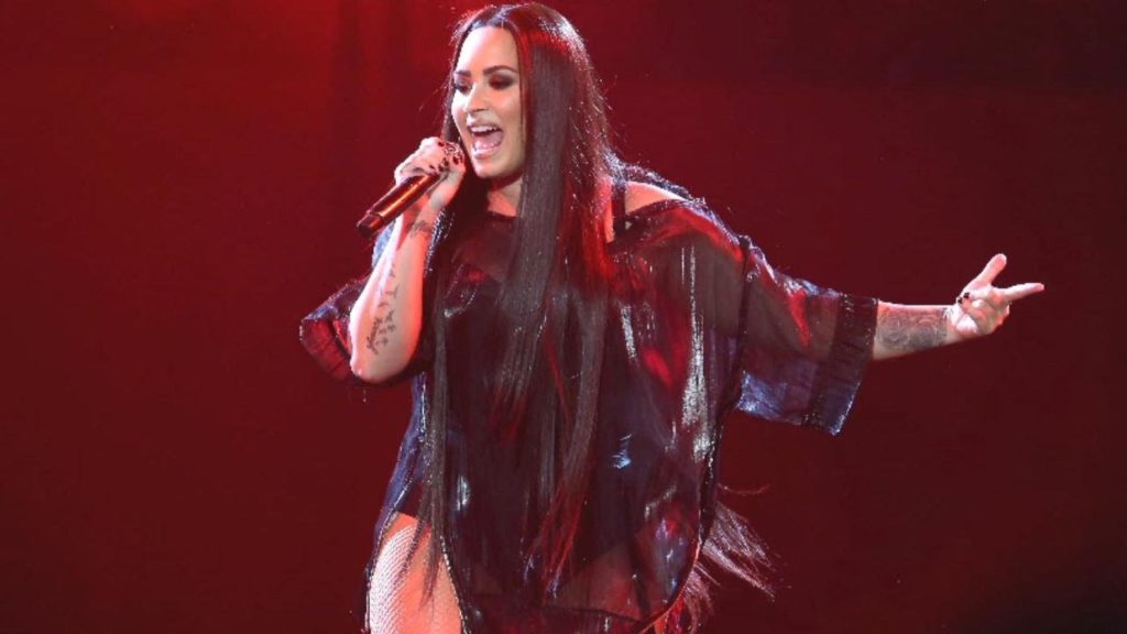 How Social Media is showing Support for Demi Lovato