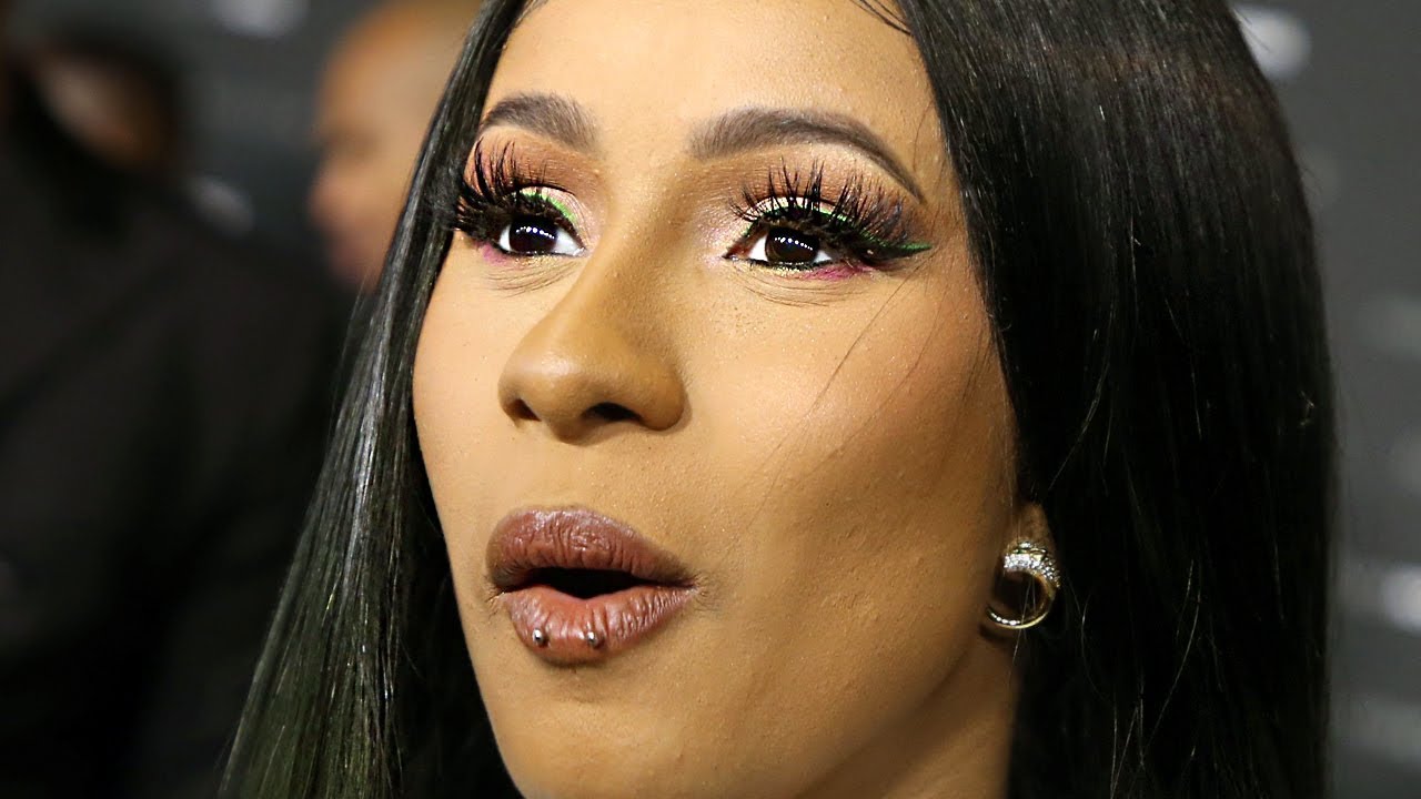 Cardi B reacts to Fans leaving Fashion Nova Show Early - The Ultimate
