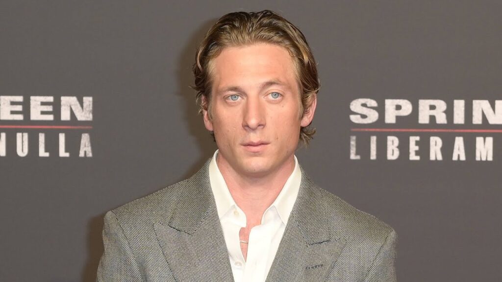 Jeremy Allen White Reveals the Name He Actually Uses in Real Life